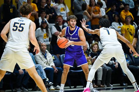 Men’s basketball: Second-half surge helps Tommies cruise past Kansas City 77-56